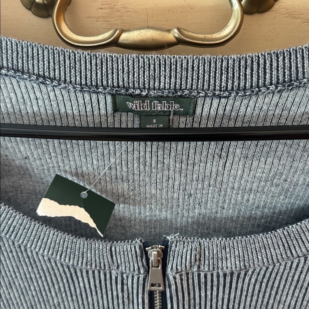 Wild Fable Gray Ribbed Zip-Up Sweater. - Picture 5 of 6
